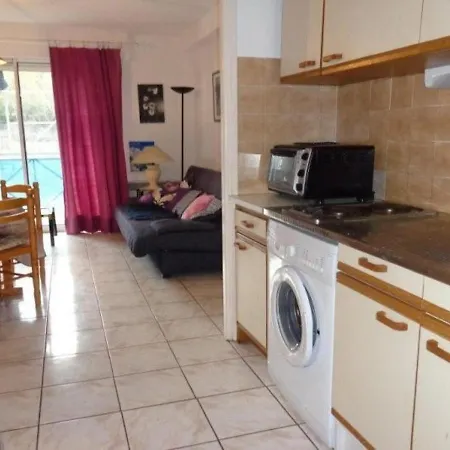 F2 Confortable Avec Balcon Pres Des Thermes D'amelie-les-bains - Fr-1-703-61